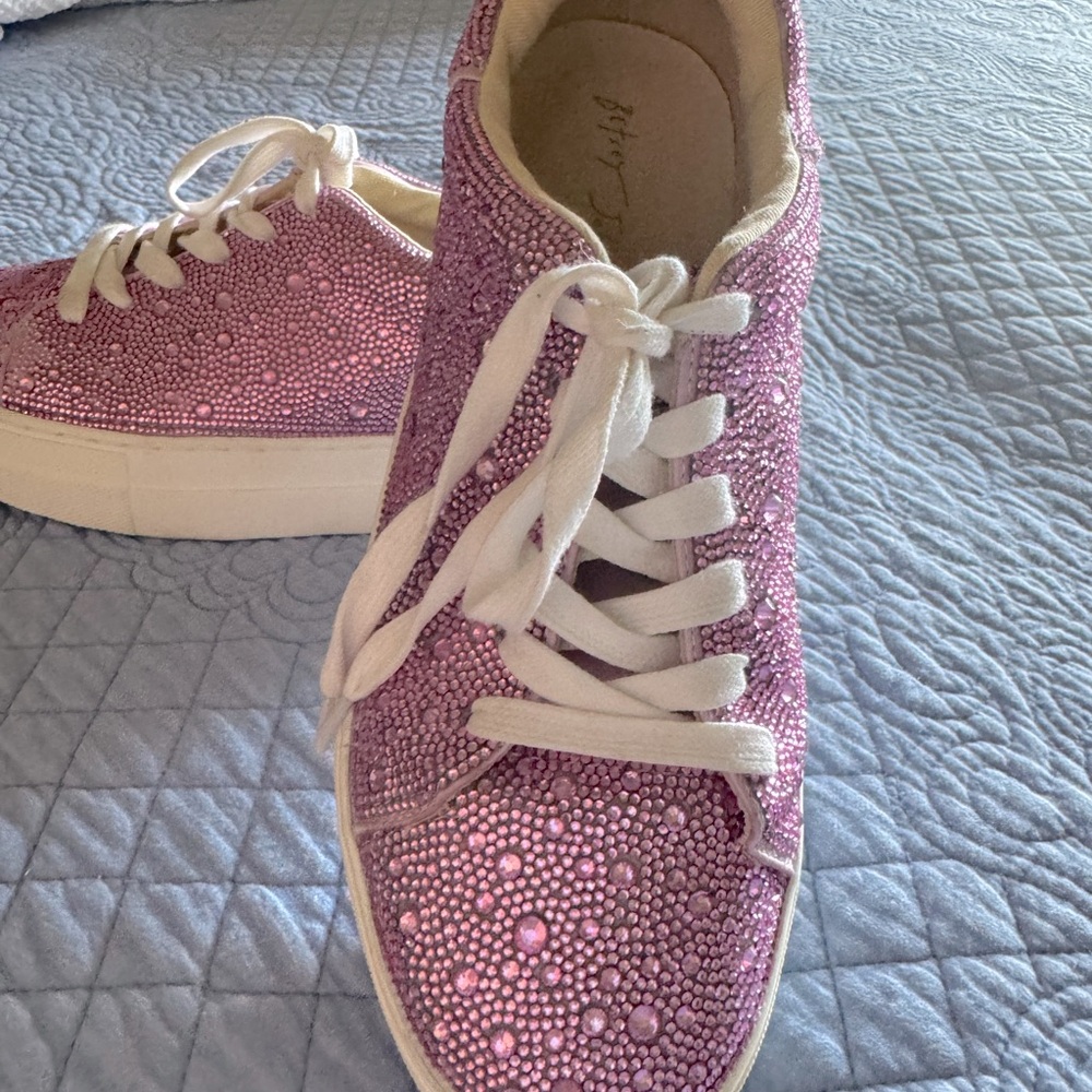 Betsy Johnson Pink Sparkled Fully Beaded shoes! Size 8.5 Great condition